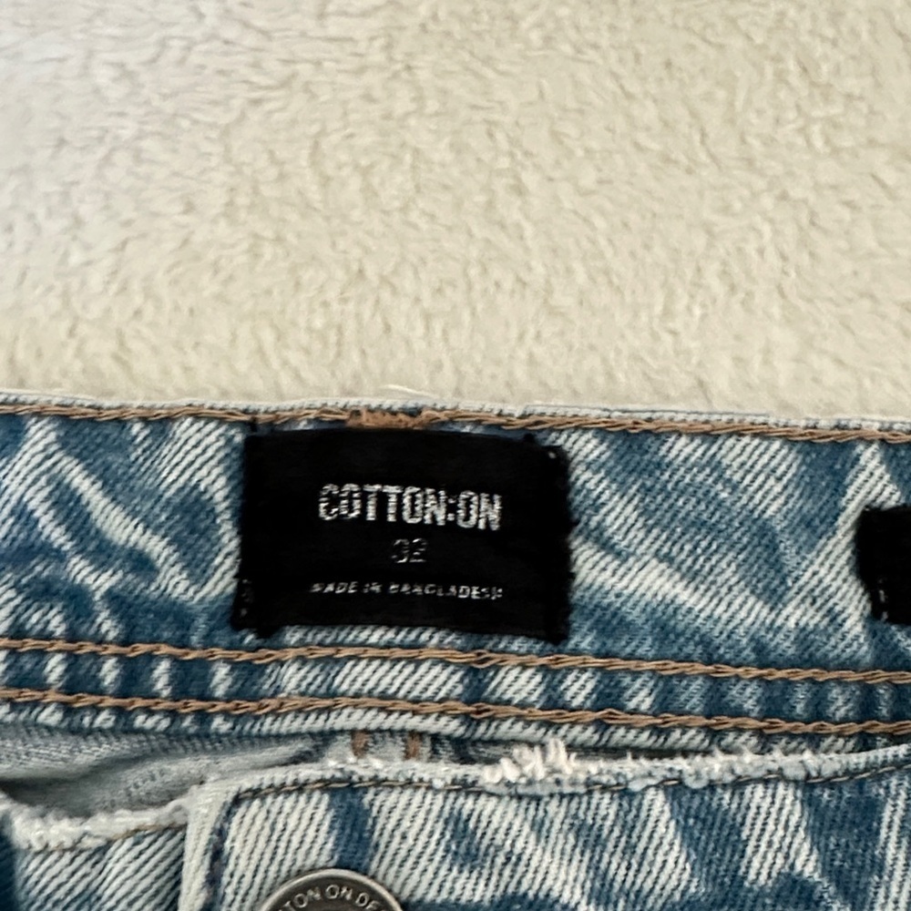 Cotton On Baggy Light Blue Distressed Jeans - Picture 6 of 9